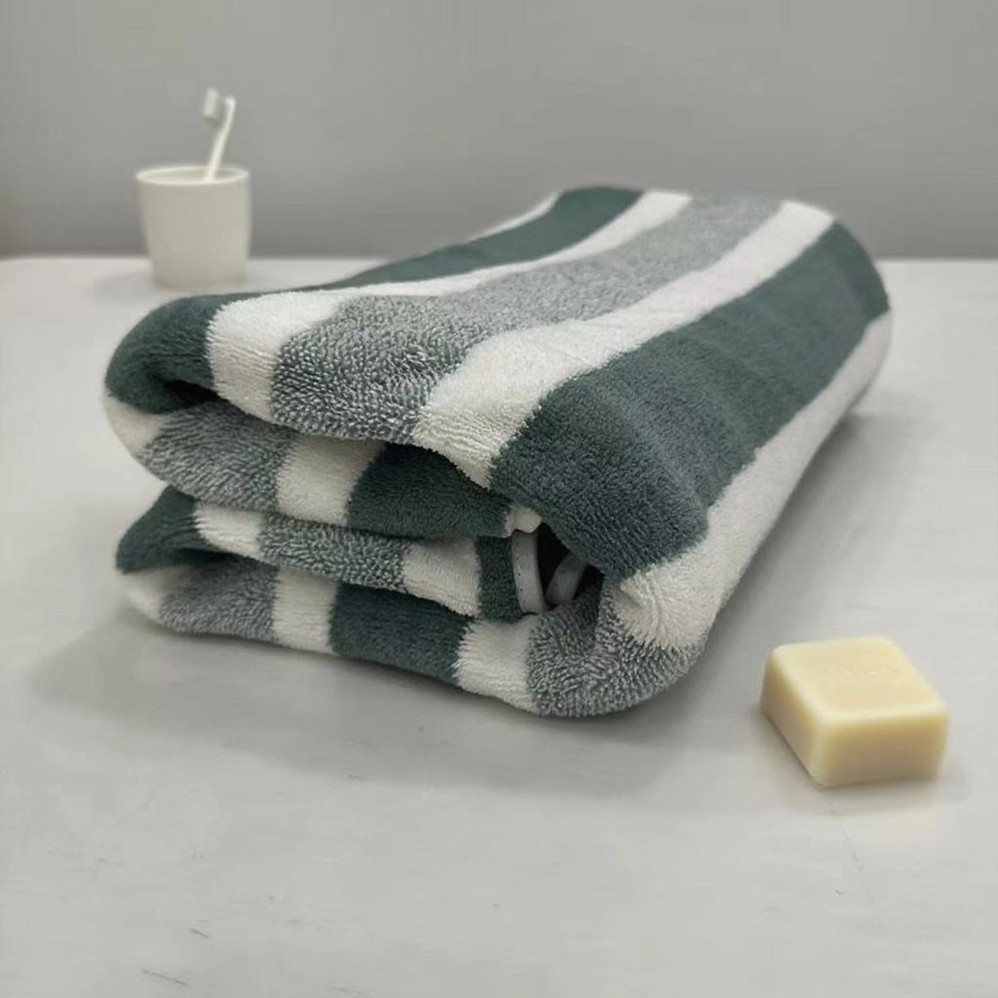 Striped Bath Towel – Quick Dry & High Absorption